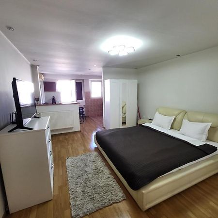 Avrig-Ferdinand Studio Bucureşti Exterior foto